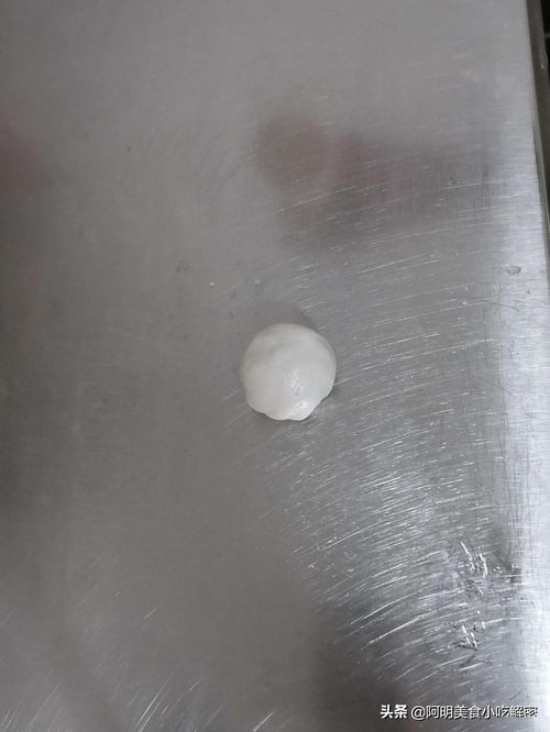 天热教你一款清暑美食绿豆糕，馅料制作及面皮技术都教你，超实用
